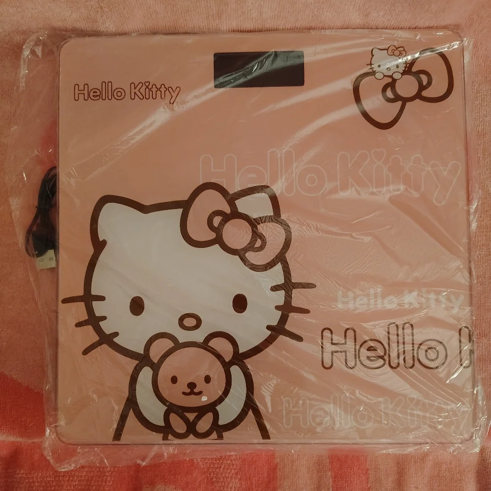 EXCLUSIVE - Hello Kitty Officially Licensed Bathroom Scale - Batteries Included - Picture 5 of 6